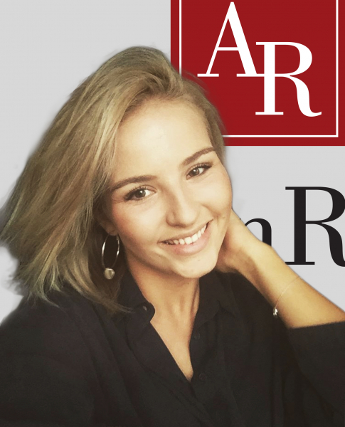 Katarína Adamčíková - asistentka Katarína Adamčíková - asistentka
