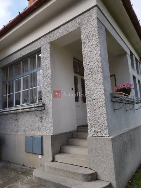 1762098140444 (1).jpg