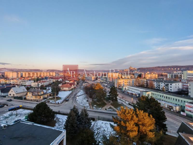 pohľad z balkóna 3.jpg