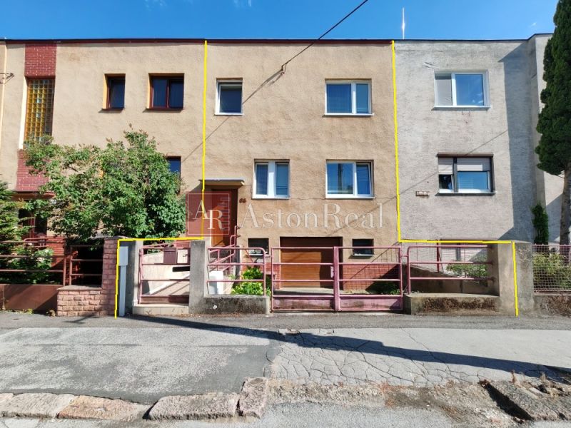 pohľad na dom spredu.jpg