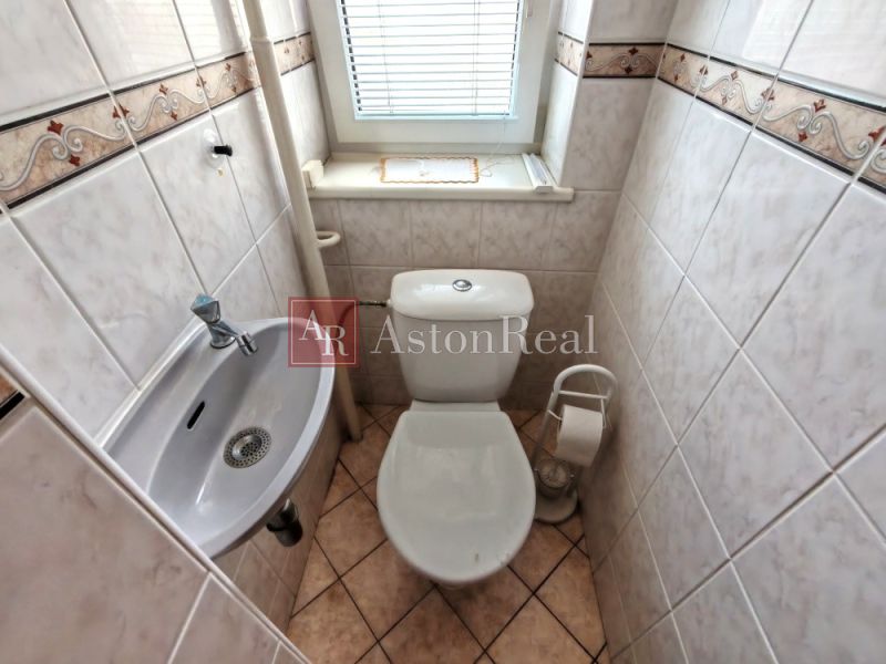 WC v prízemí.jpg