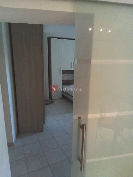 dolný apartmán - vstup do spálne.jpg