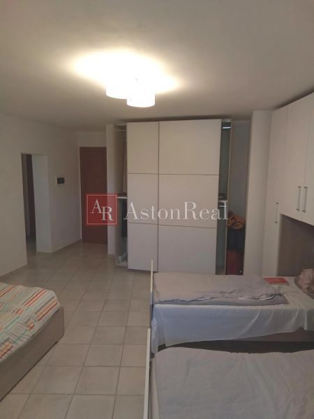 dolný apartmán - skriňa v spálni.jpg