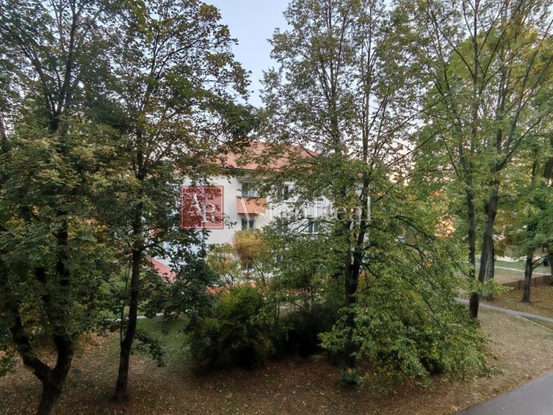 pohľad z balkóna.jpg