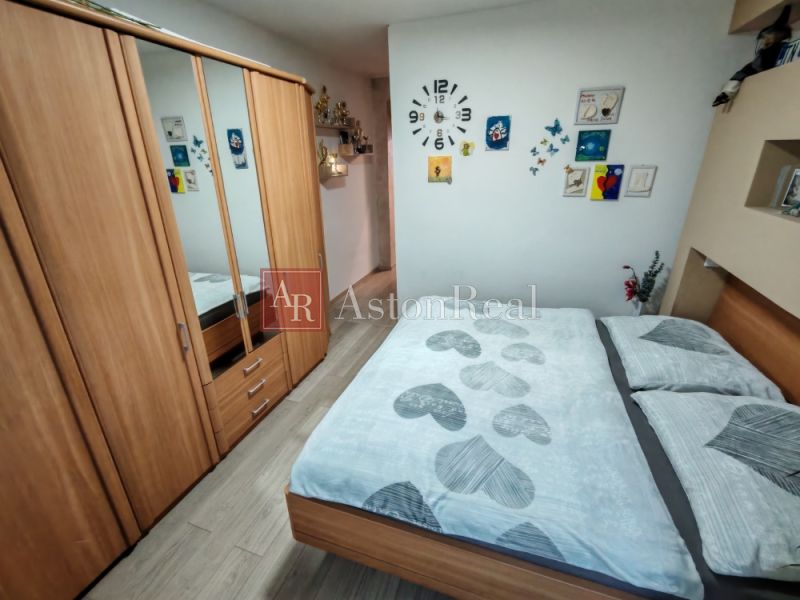 spálňa od balkóna.jpg